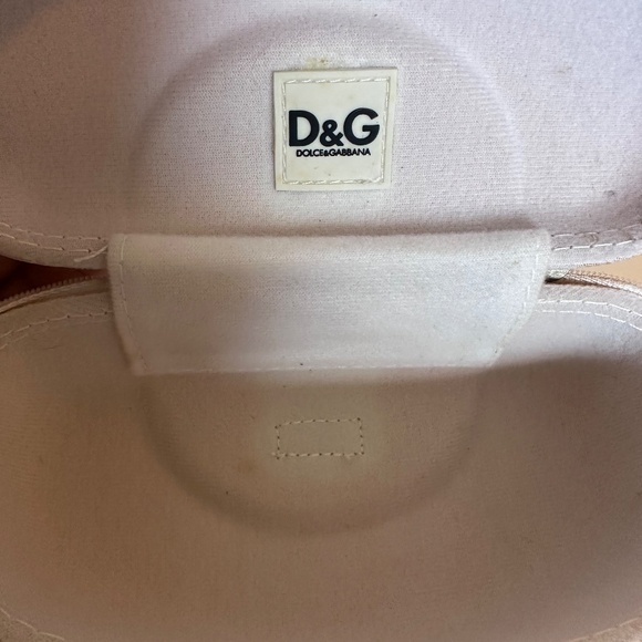 Authentic Dolce and Gabbana sunglasses - Picture 7 of 7